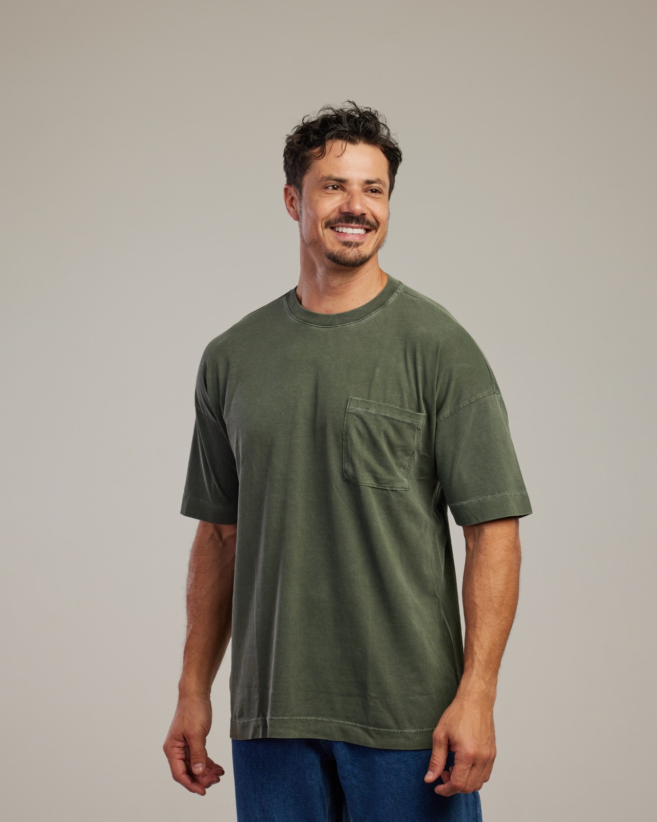 Camiseta Oversized Estonada com Bolso — Lunfe Atacado — foto 2